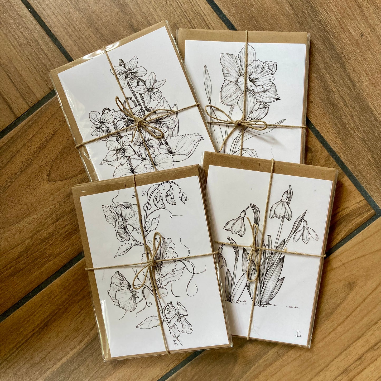 b&w flower - blank cards with envelope - 4 pack