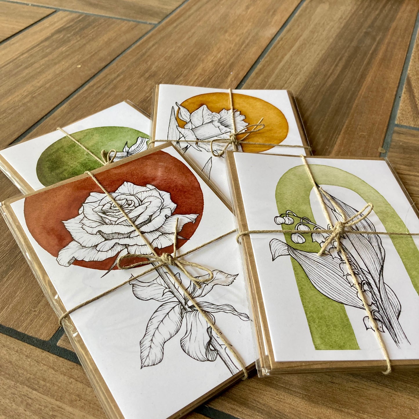 flower shape - blank cards with envelope - 4 pack